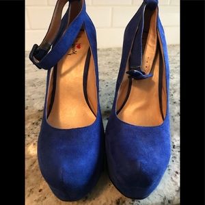 Luchuiny True Blue platform heels